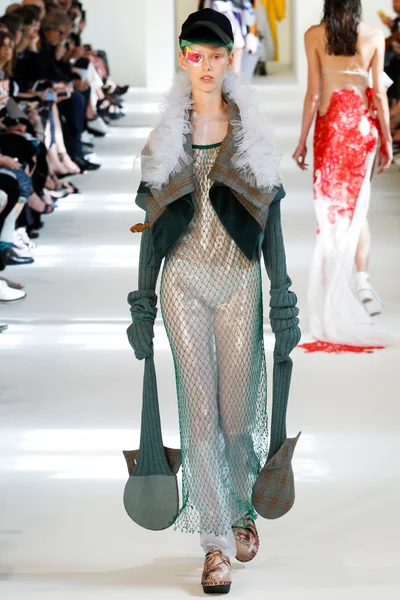 Look 19